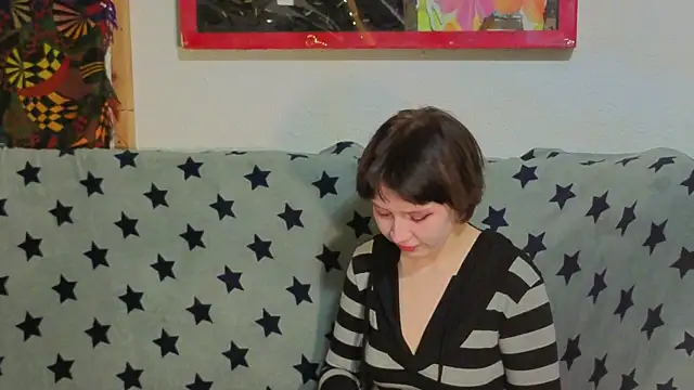 Snapshot of ReincarnatedAngel chatting on 10.29.25 ReincarnatedAngel online show from 10.29.25