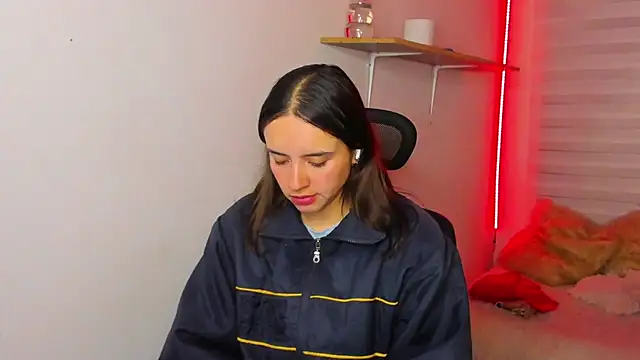 Emily Lindey online show from 11.23.25