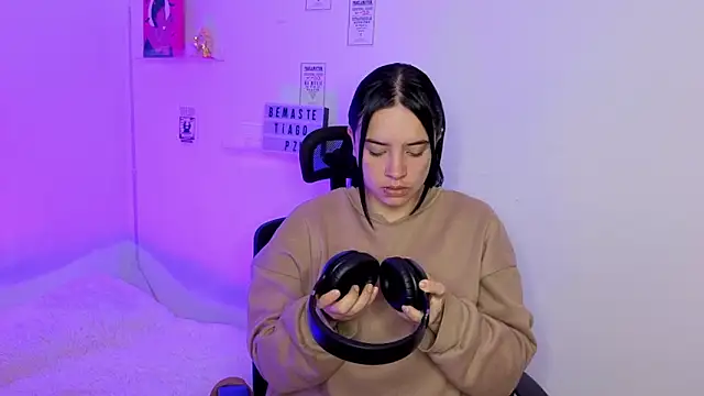 Emily Lindey online show from 03.20.26