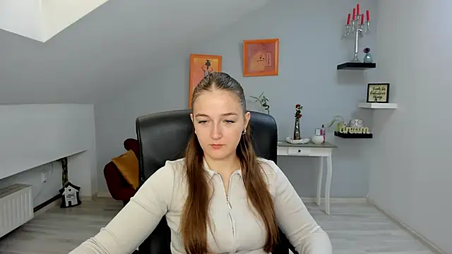 Snapshot of AnneWilsonn chatting on 10.22.25 AnneWilsonn online show from 10.22.25