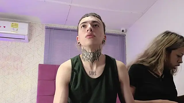 lily and wan online show from 11.27.25