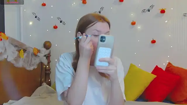 Snapshot of MeganNewCat chatting on 10.25.25 MeganNewCat online show from 10.25.25