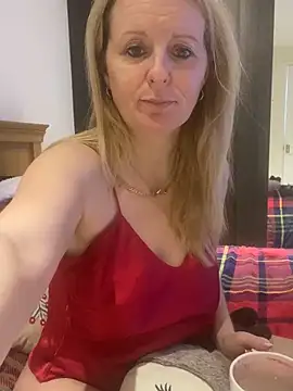 madamlillyrose online show from 12.03.25