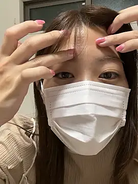 Snapshot of ichika_2_ chatting on 10.19.25 ichika 2  online show from 10.19.25