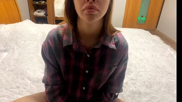Snapshot of JenevaRuppel chatting on 10.26.25 JenevaRuppel online show from 10.26.25