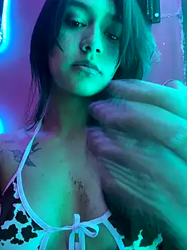 Nahomy cute1 online show from 10.31.25