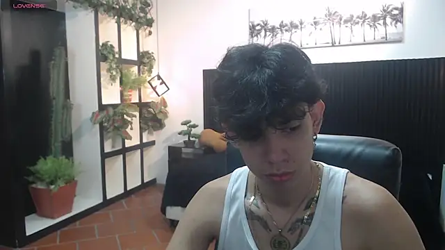 Snapshot of jeander186 chatting on 10.25.25 jeander186 online show from 10.25.25