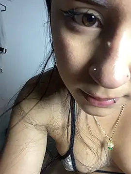Snapshot of cristalxxx_hott chatting on 10.26.25 cristalxxx hott online show from 10.26.25