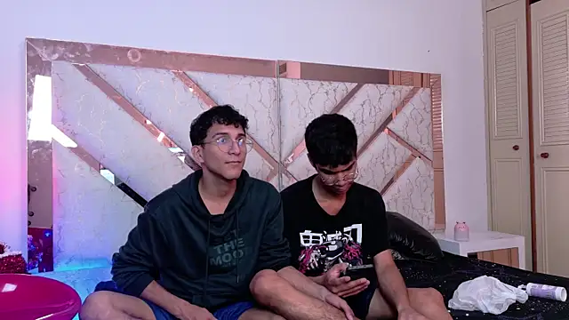 Desire4Duo online show from 11.29.25