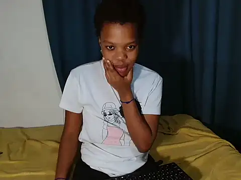 Snapshot of SexyLatoya05 chatting on 10.26.25 SexyLatoya05 online show from 10.26.25