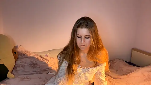 Snapshot of AnnamariaVieu chatting on 10.19.25 AnnamariaVieu online show from 10.19.25