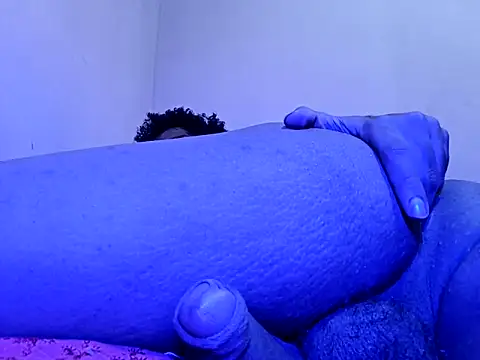 Snapshot of dogstanx chatting on 10.21.25 dogstanx online show from 10.21.25