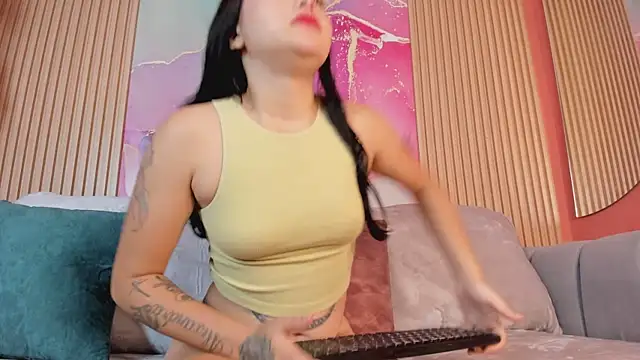 Snapshot of Sofia_Palvin chatting on 10.24.25 Sofia Palvin online show from 10.24.25