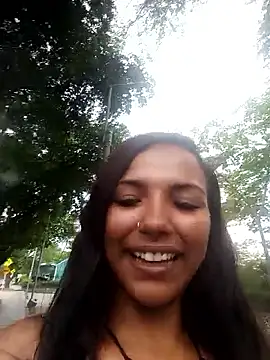 Stephanie-Reyes online show from 10.27.25