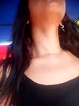 Stephanie-Reyes online show from 10.28.25