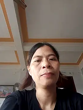 Snapshot of Amanda-_ena- chatting on 10.16.25 Amanda- ena- online show from 10.16.25
