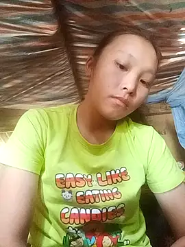 Snapshot of alalama chatting on 10.22.25 alalama online show from 10.22.25