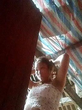 Snapshot of alalama chatting on 10.29.25 alalama online show from 10.29.25