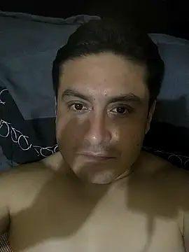 Snapshot of checheludo23 chatting on 10.14.25 checheludo23 online show from 10.14.25