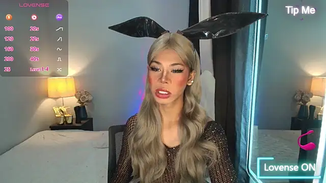 Snapshot of NicoleAshleyxxx chatting on 10.22.25 NicoleAshleyxxx online show from 10.22.25
