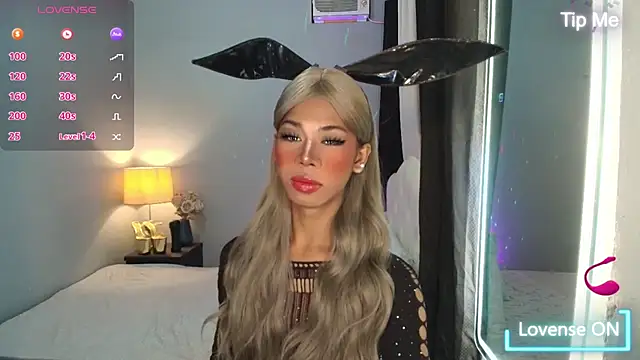 Snapshot of NicoleAshleyxxx chatting on 10.25.25 NicoleAshleyxxx online show from 10.25.25