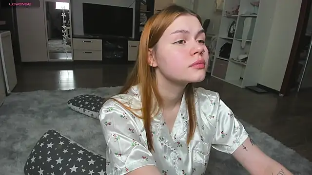 HeatherNextDoor online show from 11.05.25