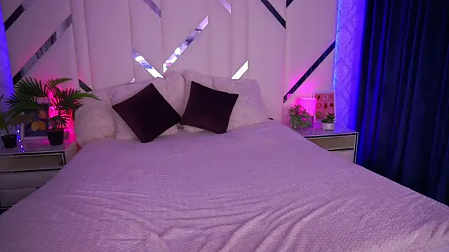 CuteeFoxy online show from 10.23.25