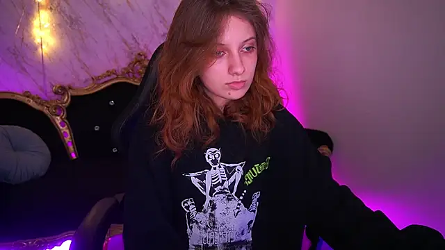 Snapshot of CuteeFoxy chatting on 01.19.26 CuteeFoxy online show from 01.19.26