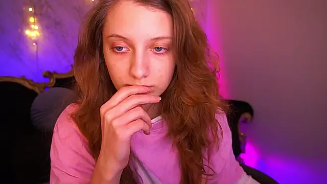 Snapshot of CuteeFoxy chatting on 02.07.26 CuteeFoxy online show from 02.07.26