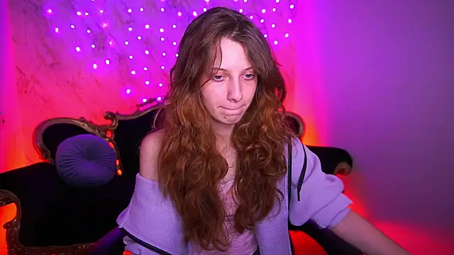 Snapshot of CuteeFoxy chatting on 02.12.26 CuteeFoxy online show from 02.12.26