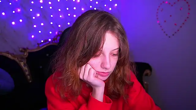 Snapshot of CuteeFoxy chatting on 02.16.26 CuteeFoxy online show from 02.16.26