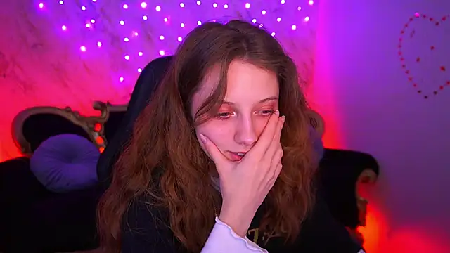 Snapshot of CuteeFoxy chatting on 02.23.26 CuteeFoxy online show from 02.23.26