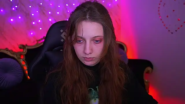 Snapshot of CuteeFoxy chatting on 02.28.26 CuteeFoxy online show from 02.28.26