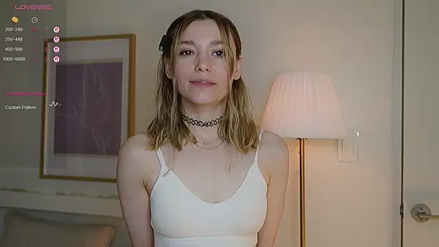 Snapshot of StarryMary chatting on 10.22.25 StarryMary online show from 10.22.25