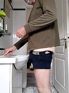 nicolaspgarnier online show from 10.15.25