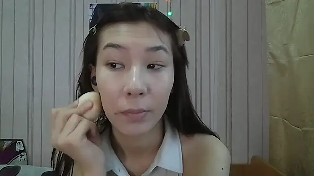 Snapshot of RegineBreyfogle chatting on 10.24.25 RegineBreyfogle online show from 10.24.25