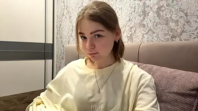 Snapshot of KailaKind chatting on 10.17.25 KailaKind online show from 10.17.25