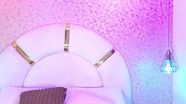 Snapshot of emmy_rose25 chatting on 12.22.25 emmy rose25 online show from 12.22.25