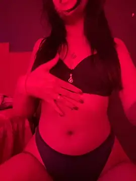 Snapshot of Moreninharai chatting on 10.15.25 Moreninharai online show from 10.15.25