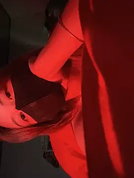 Snapshot of noe-00 chatting on 10.23.25 noe-00 online show from 10.23.25