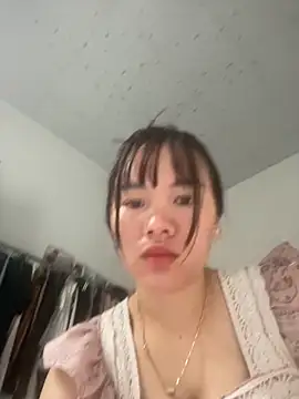 Snapshot of hanaa-show chatting on 10.28.25 hanaa-show online show from 10.28.25