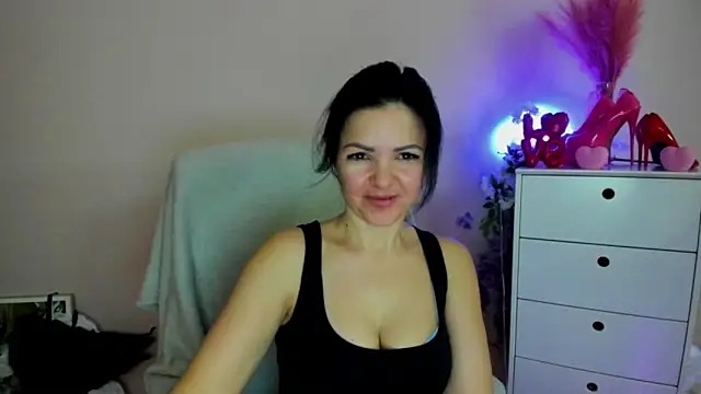 Snapshot of Mollybloom40 chatting on 04.03.26 Mollybloom40 online show from 04.03.26