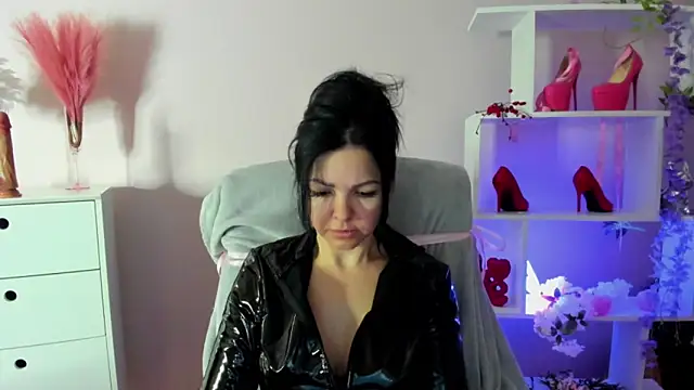 Snapshot of Mollybloom40 chatting on 04.13.26 Mollybloom40 online show from 04.13.26