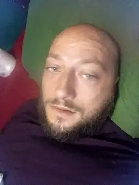 Snapshot of bobstrongdong chatting on 10.19.25 bobstrongdong online show from 10.19.25