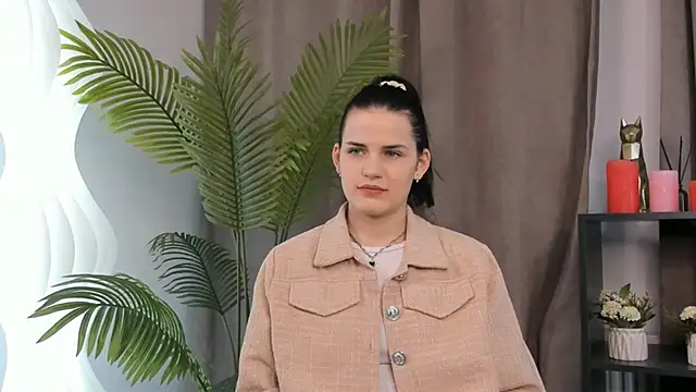 Snapshot of MiyokoShiver chatting on 10.16.25 MiyokoShiver online show from 10.16.25