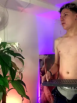 SsexCouplee online show from 11.11.25