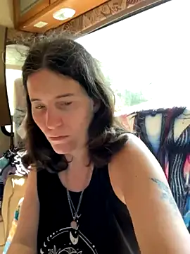 Snapshot of JT83FL chatting on 10.23.25 JT83FL online show from 10.23.25