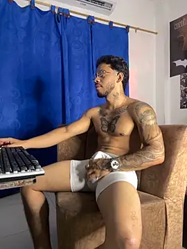 Kylian Alessandro online show from 10.29.25