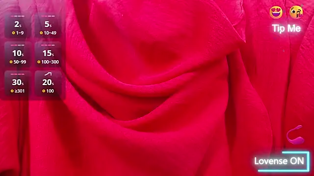 Snapshot of layla_inaya chatting on 10.20.25 layla inaya online show from 10.20.25