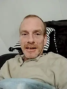 Snapshot of Wolfsexass chatting on 10.24.25 Wolfsexass online show from 10.24.25